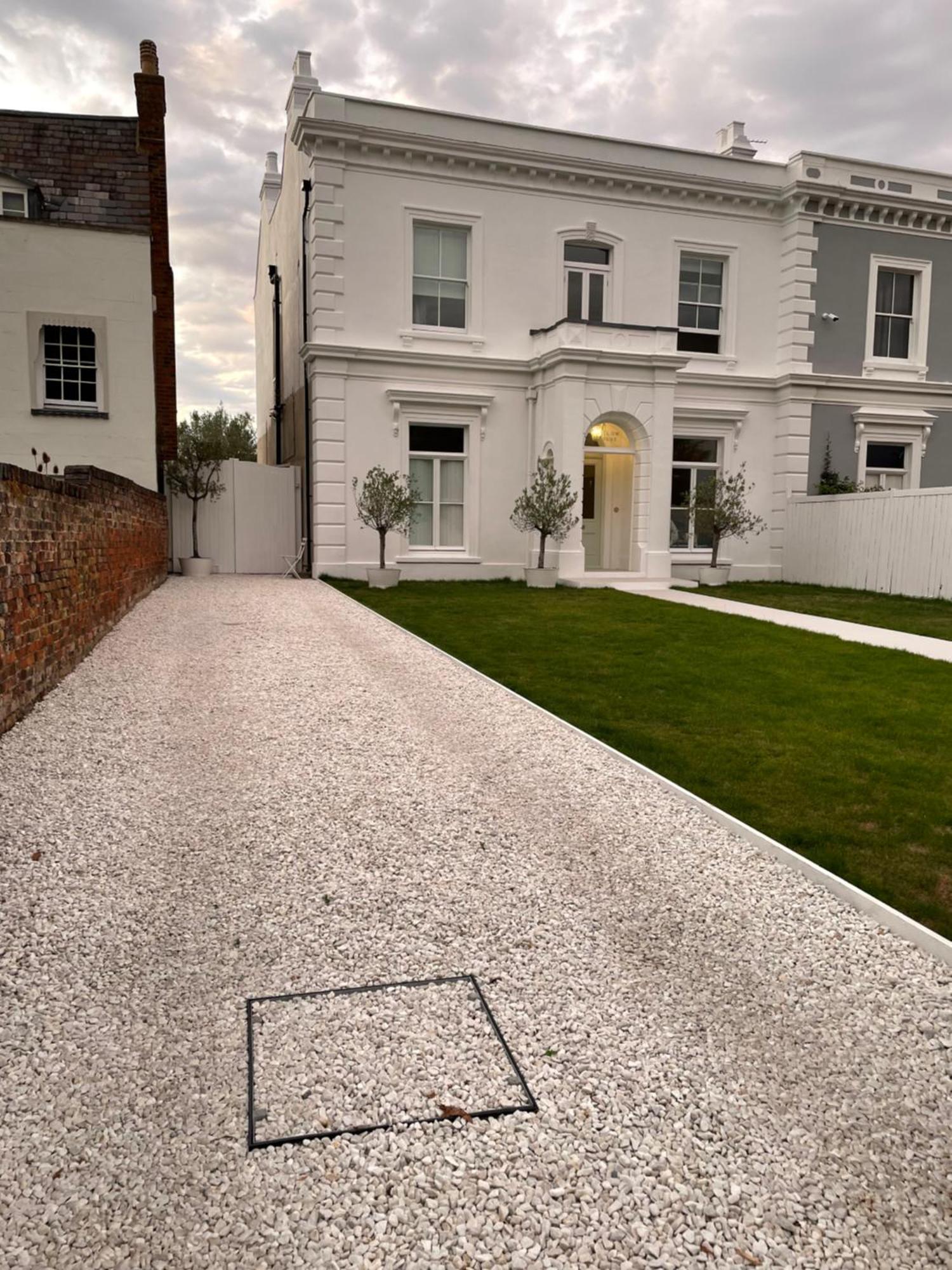 Willow House, Georgian Property In Shepperton Exterior foto