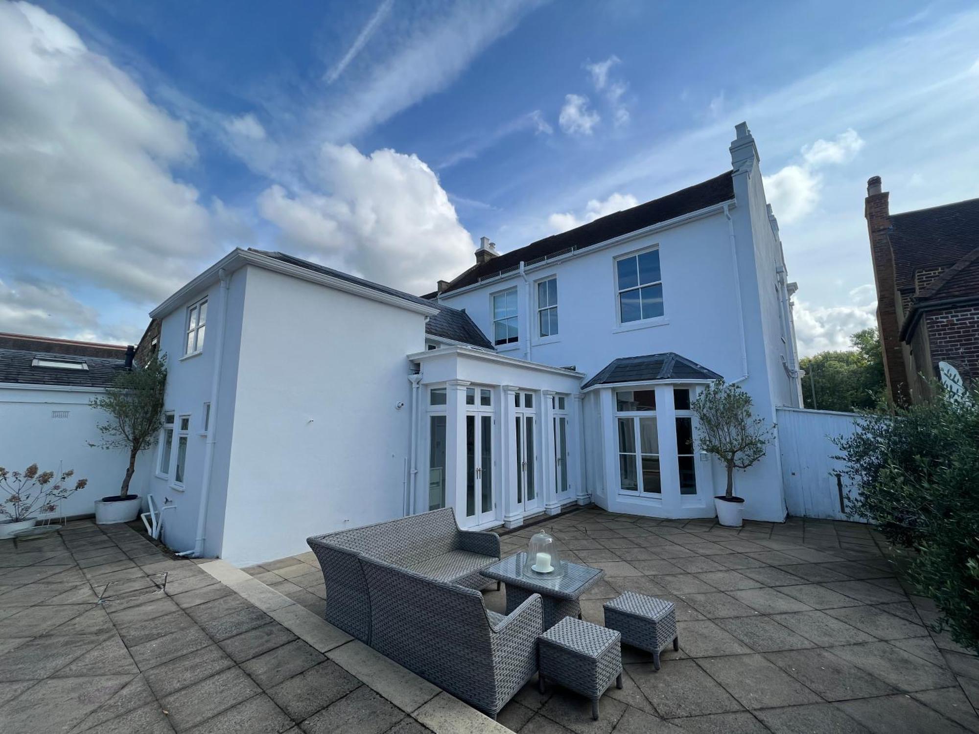 Willow House, Georgian Property In Shepperton Exterior foto